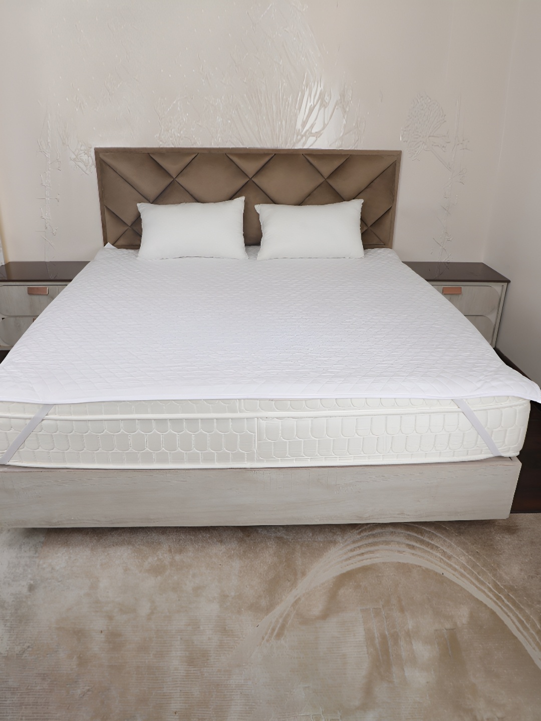 

AJISH White Quilted Waterproof King Size Mattress Protector