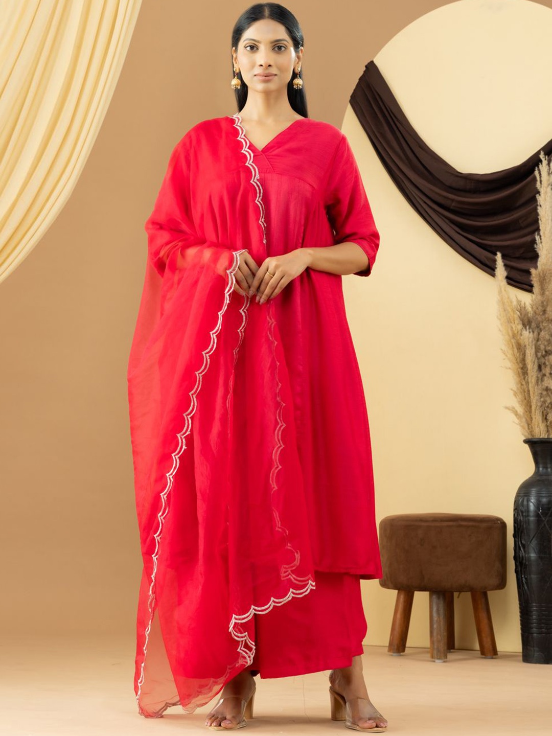 

HANDIKART V-Neck Panelled Kurta With Palazzo & Dupatta, Red