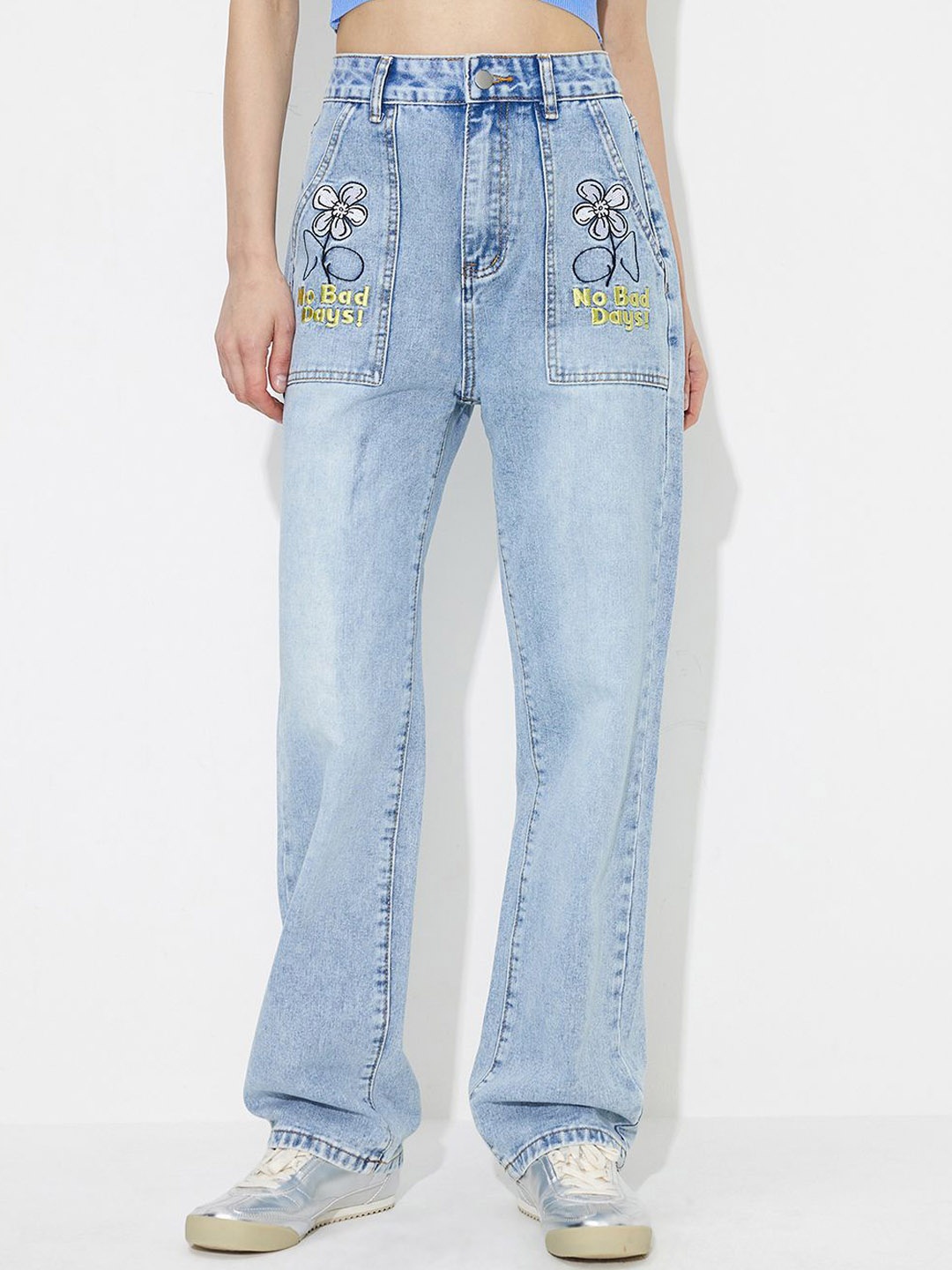 

StyleCast Women Straight Fit Light Fade Jeans, Blue