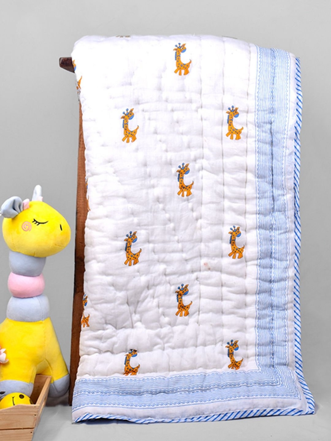 

Moms Home Yellow & Blue Floral Heavy Winter 500 GSM Cotton Double Bed Quilt