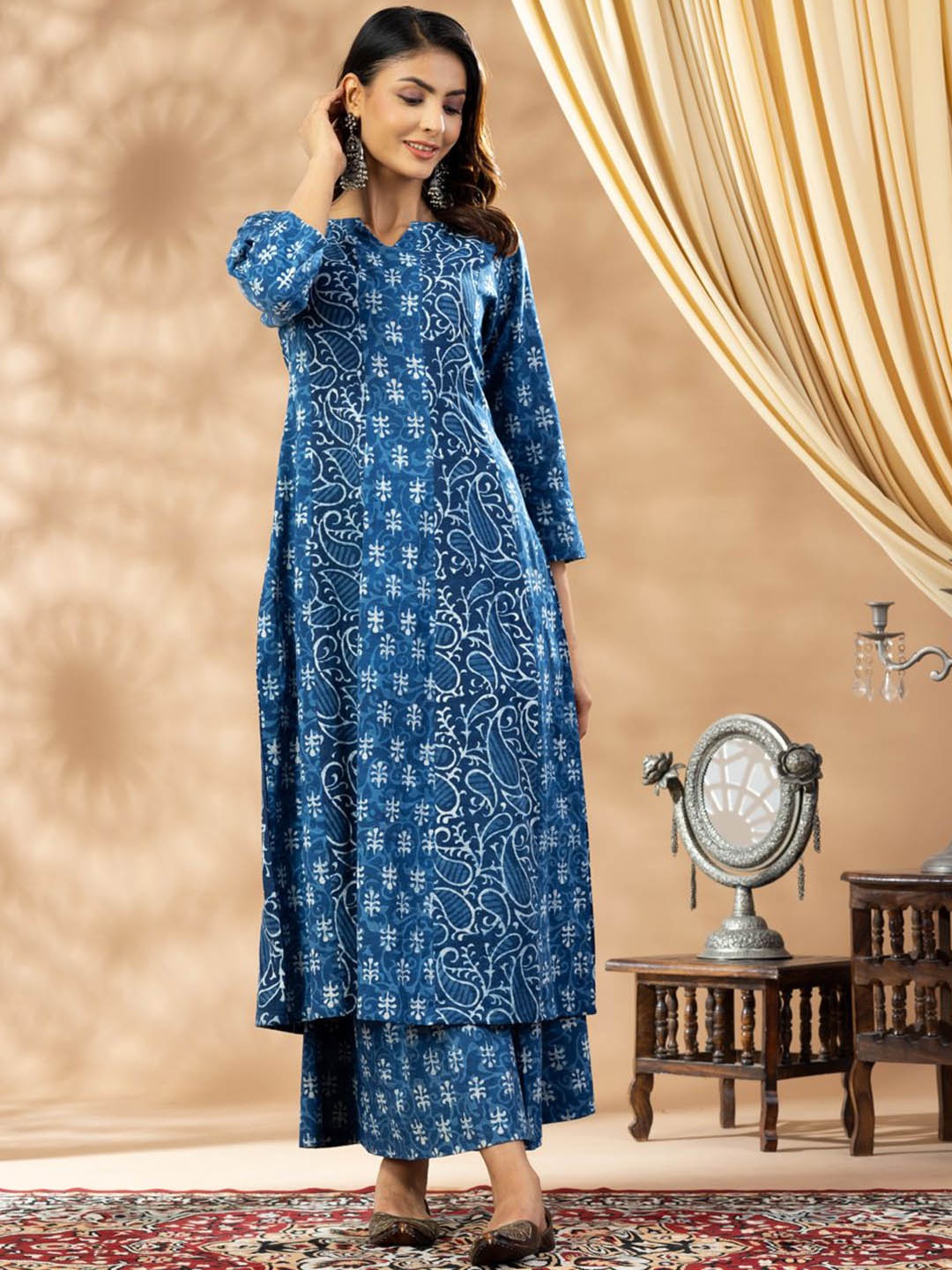 

HANDIKART Ethnic Motifs Printed Dabu Notch-Neck Pure Cotton Panelled Kurta With Palazzo, Blue