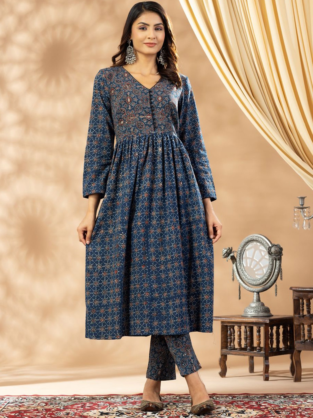 

HANDIKART Ethnic Motifs Printed Ajrakh Pure Cotton V-Neck A-Line Kurta With Trouser, Blue