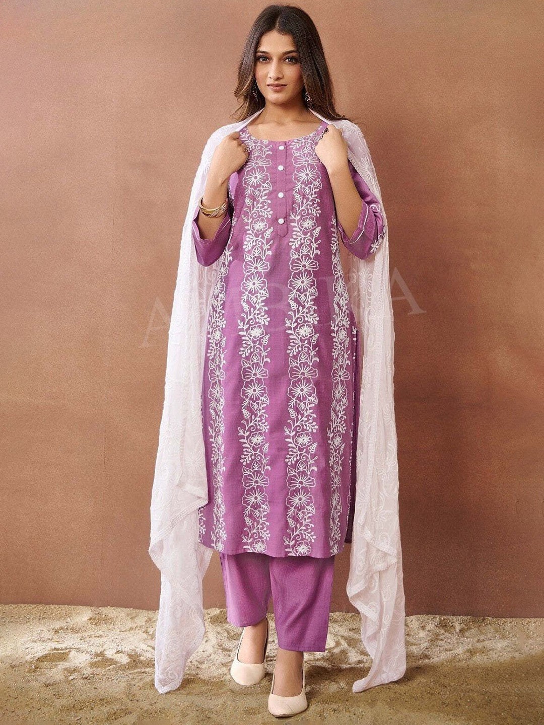 

REET MAHAL Floral Embroidered Round Neck Sequinned Straight Kurta With Trouser And Dupatta, Turquoise blue
