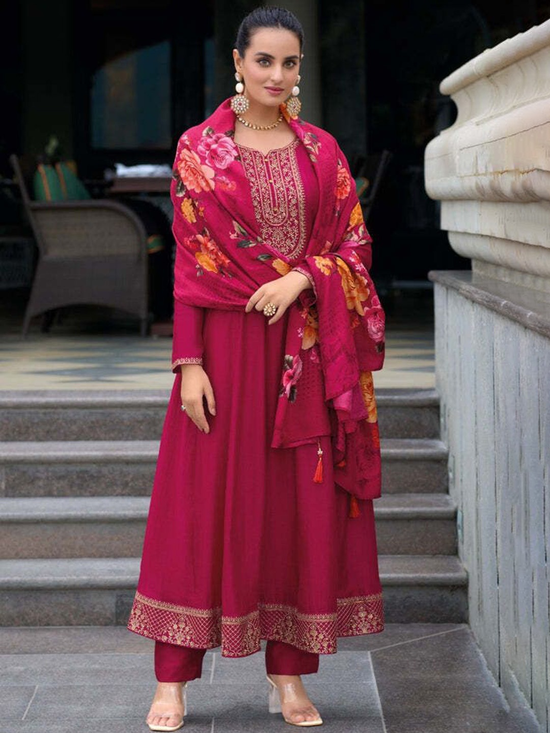 

REET MAHAL Floral Embroidered Notch Neck Sequinned Straight Kurta With Trouser And Dupatta, Maroon