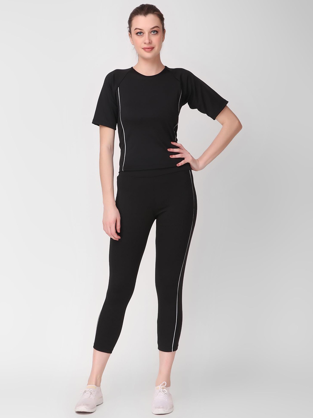 

BENZOS Round Neck T-Shirt With Capris, Black