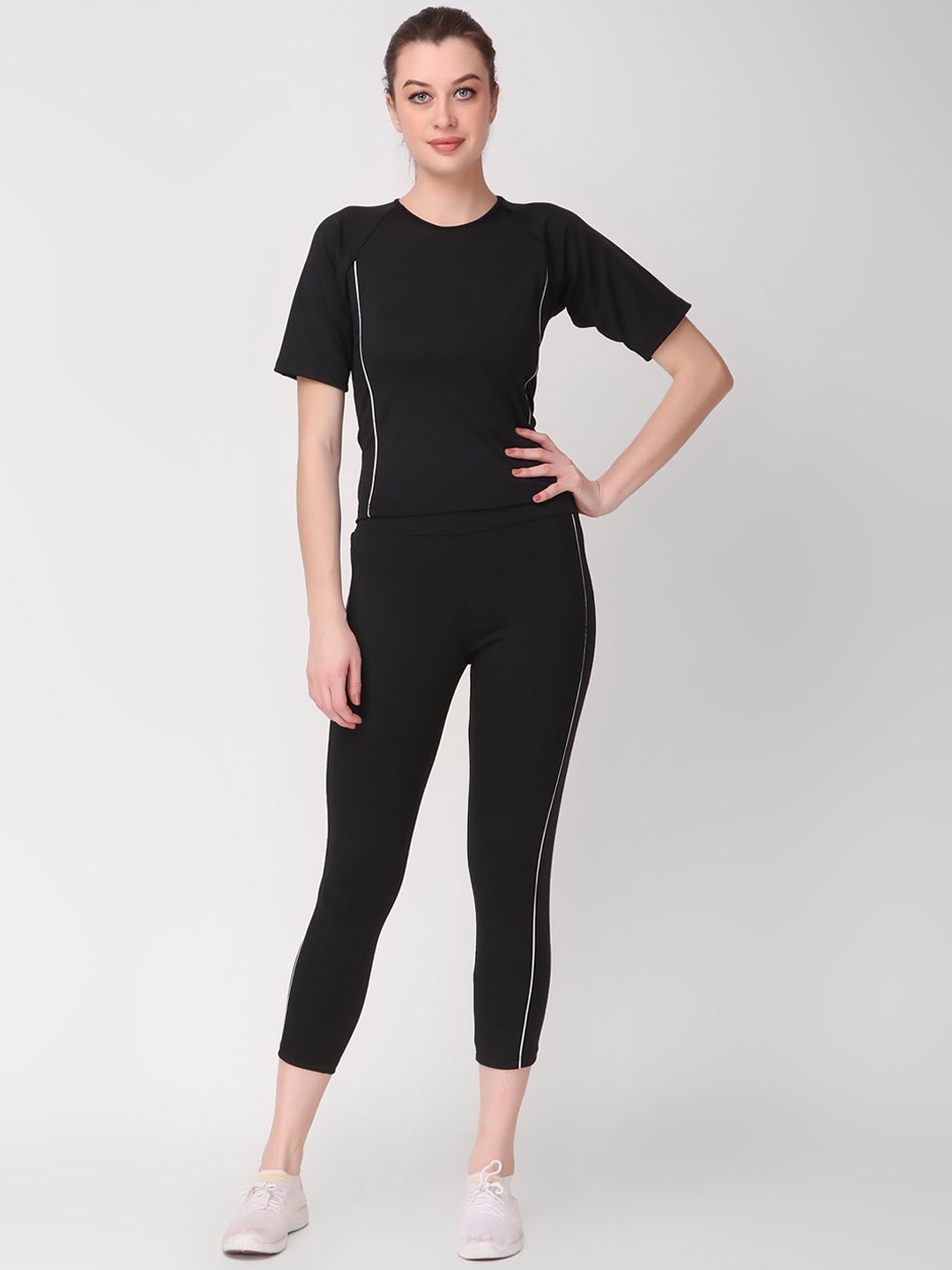 

BENZOS Round Neck T-Shirt With Capris, Black