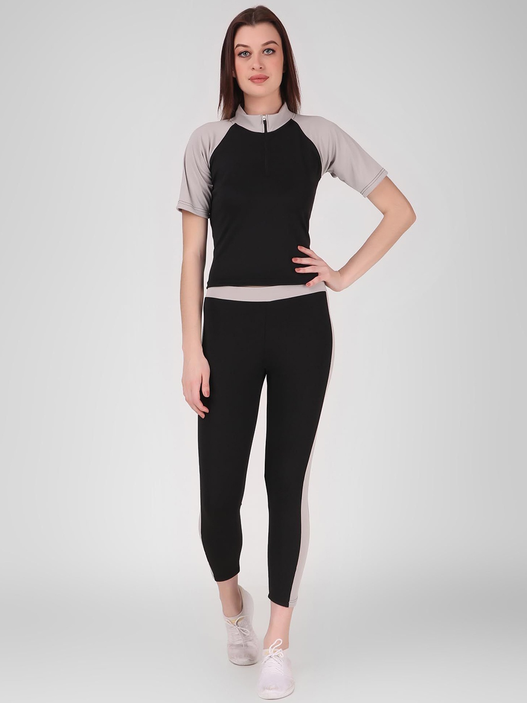 

BENZOS Mock Neck Colorblocked T-Shirt With Tights, Black