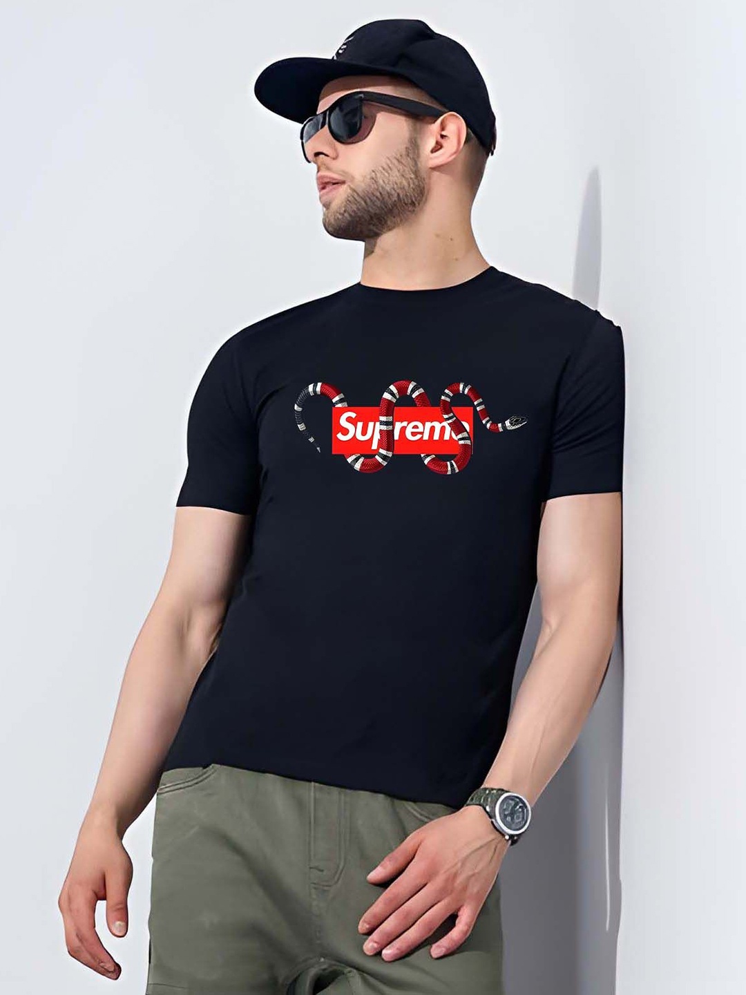 

BOWLIFESTYLE Men Graphic Printed Round Neck Pure Cotton T-shirt, Black