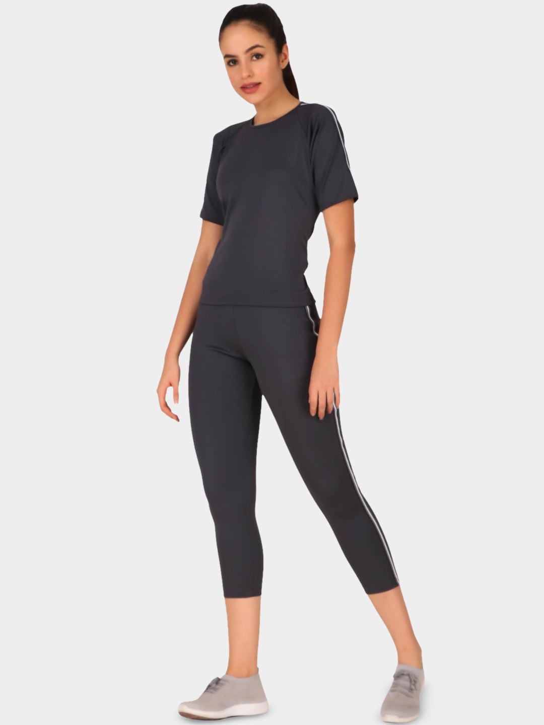

BENZOS Short Sleeves T-Shirt With Capris, Black