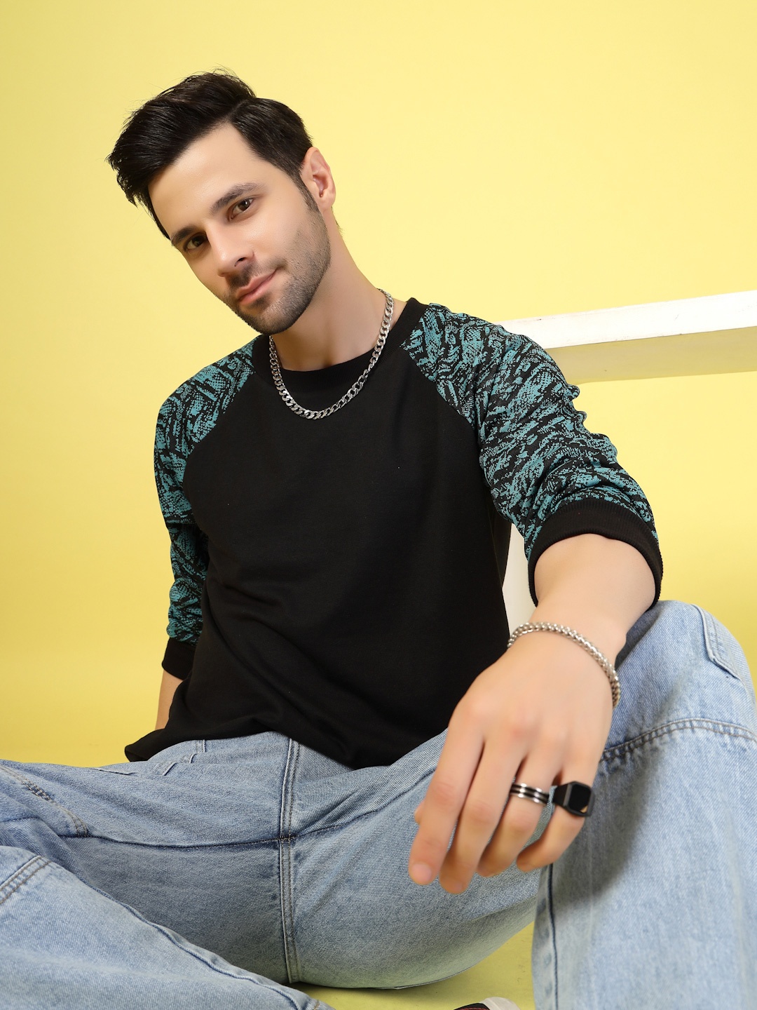 Rigo Men Teal Jacquard Colorblocked Sweatshirt, Black
