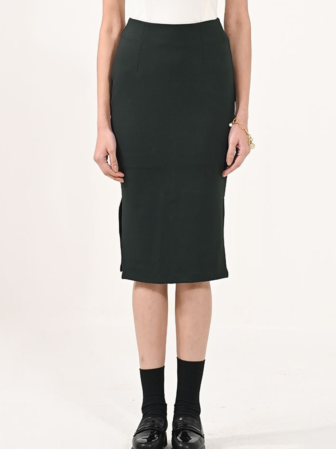 

Aamili Women Pencil Knee Length Skirt, Green