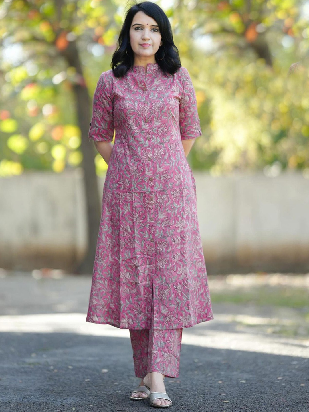 

KALINI Floral Printed Mandarin Collar A-Line Kurta With Trousers, Pink
