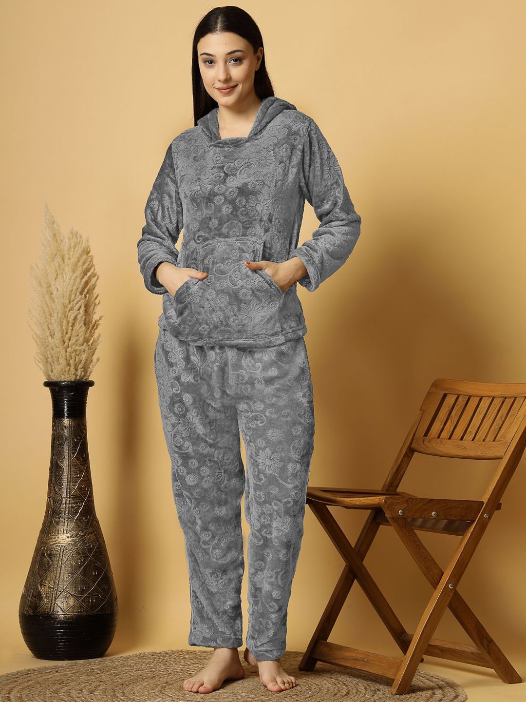 

FABINALIV Women Self Design Winter Night Suit, Grey