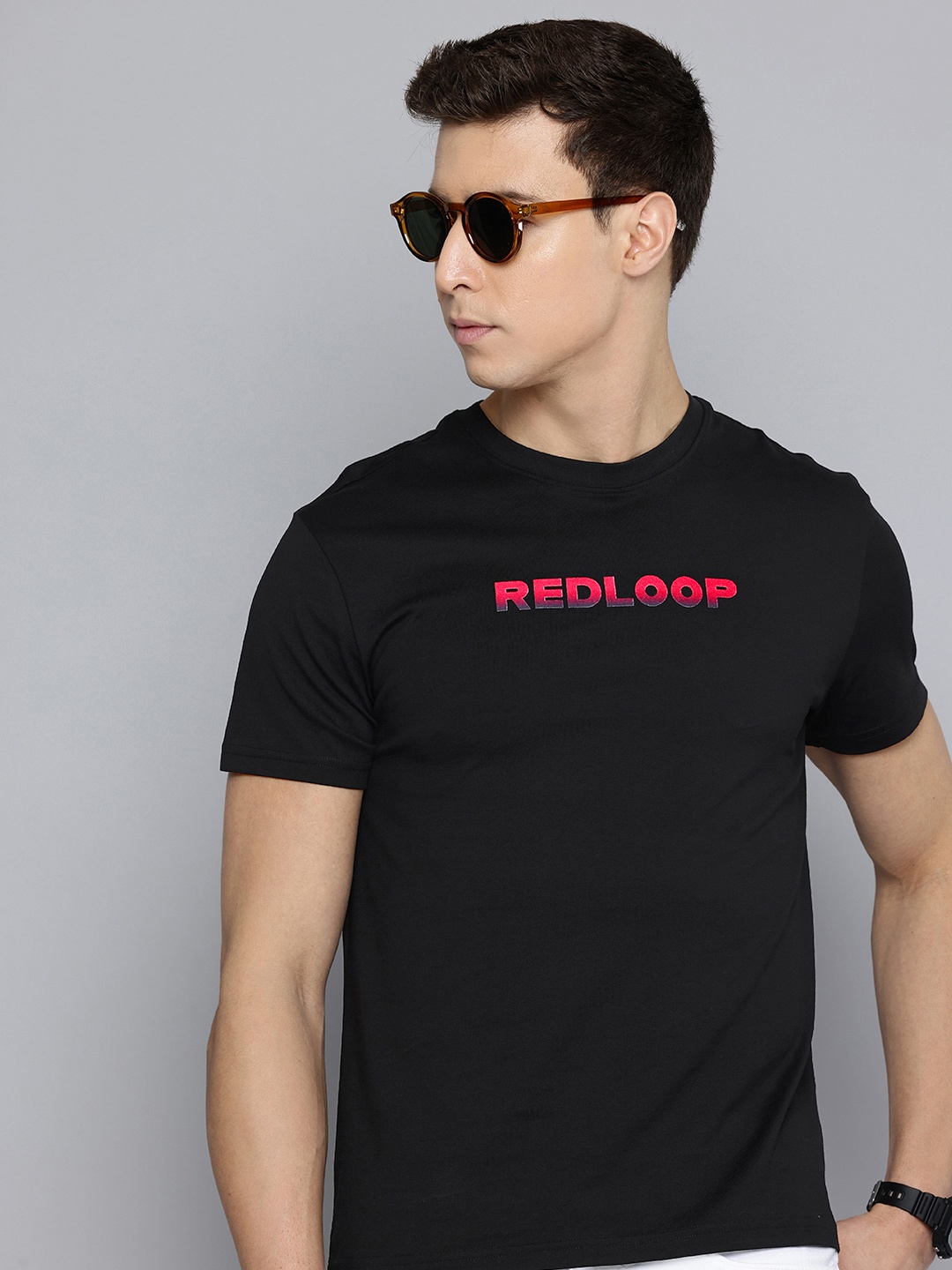 

Levis Pure Cotton Typography Printed Slim Fit T-shirt, Black