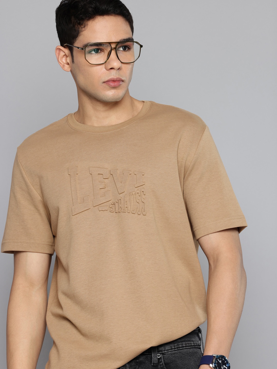 

Levis Typography Printed Embossed Detailed T-shirt, Beige