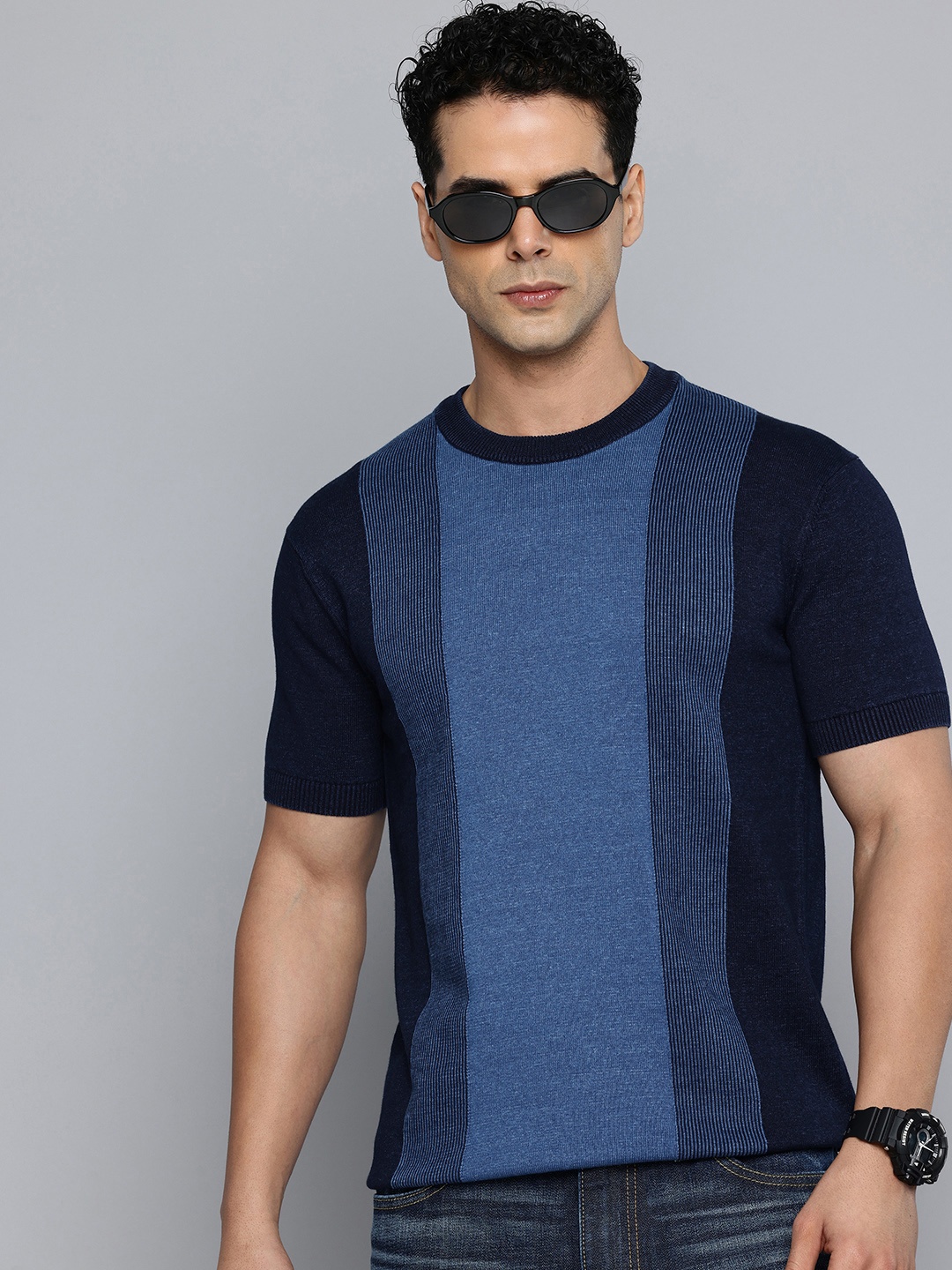 

Levis Striped Round Neck Pullover, Navy blue
