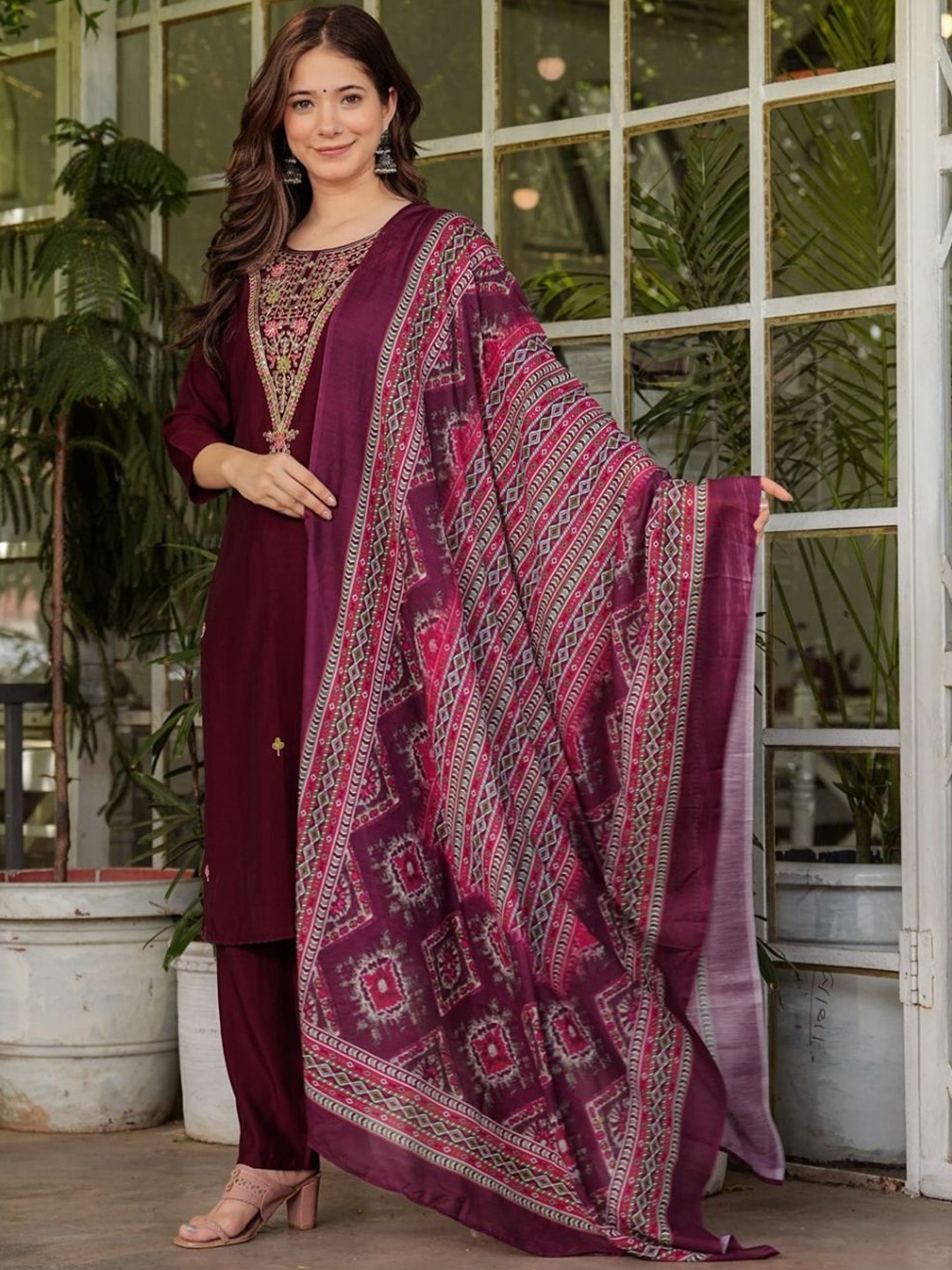 

Navlik Round Neck Floral Embroidered Straight Kurta With Trousers And Dupatta, Maroon