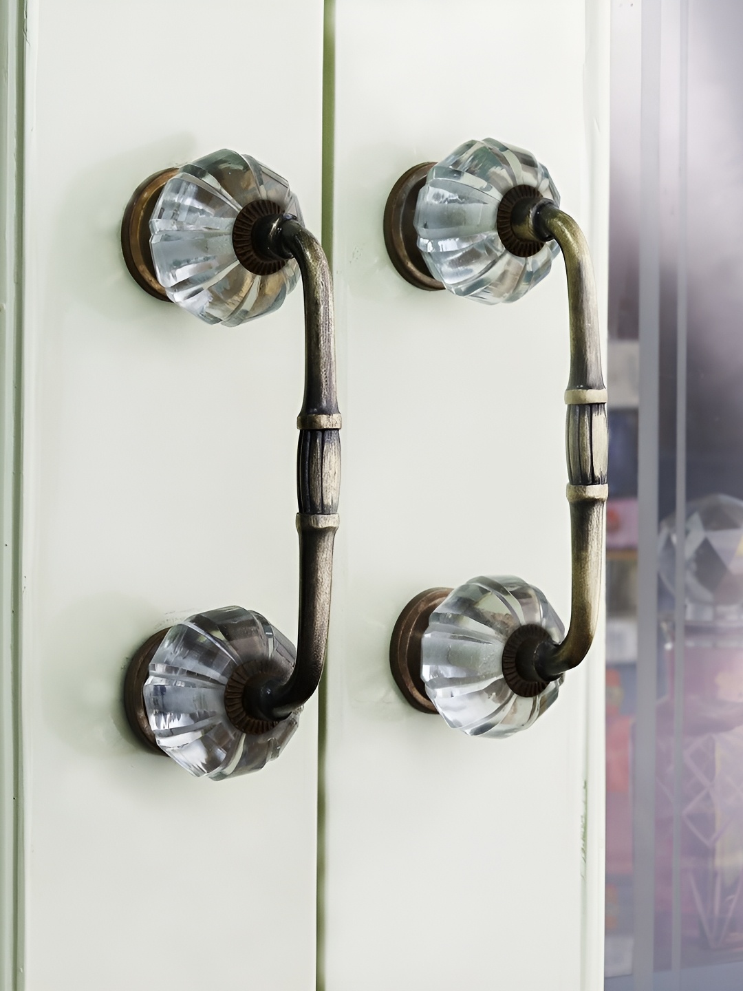 

Indianshelf Transparent & Yellow 2 Pieces Glass Door Handles