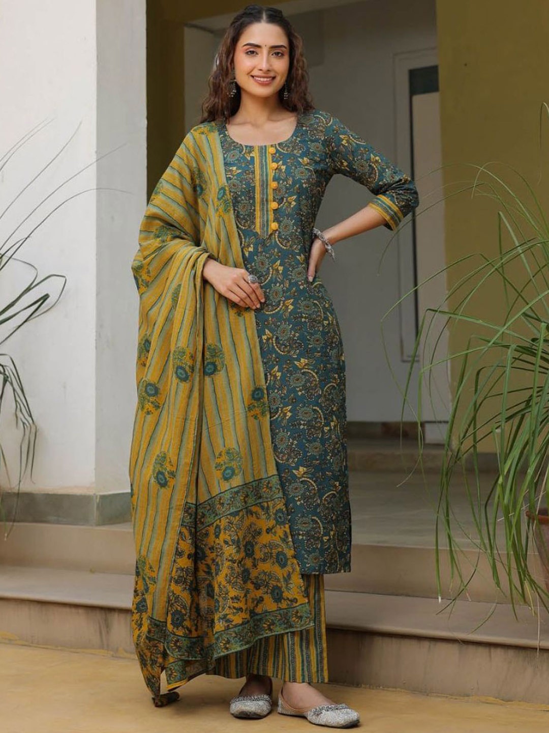 

all about you Teal Blue Floral Printed Round Neck Straight Kurta With Trousers & Dupatta