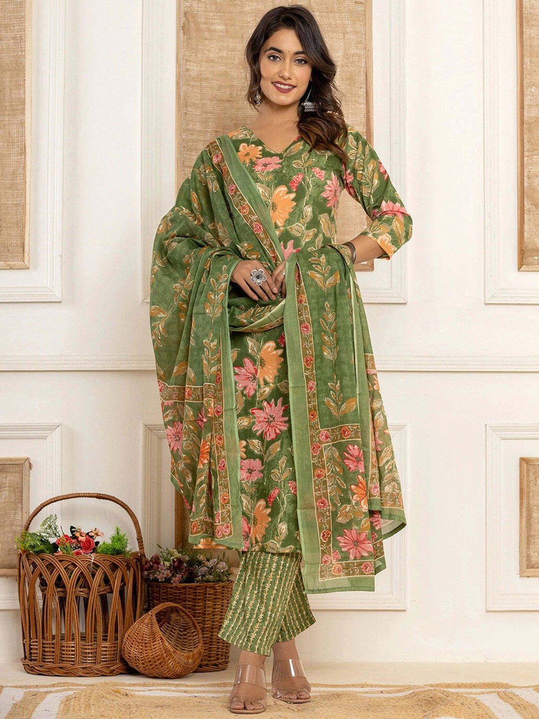 

all about you Green Floral Printed V-Neck Straight Kurta With Trousers & Dupatta
