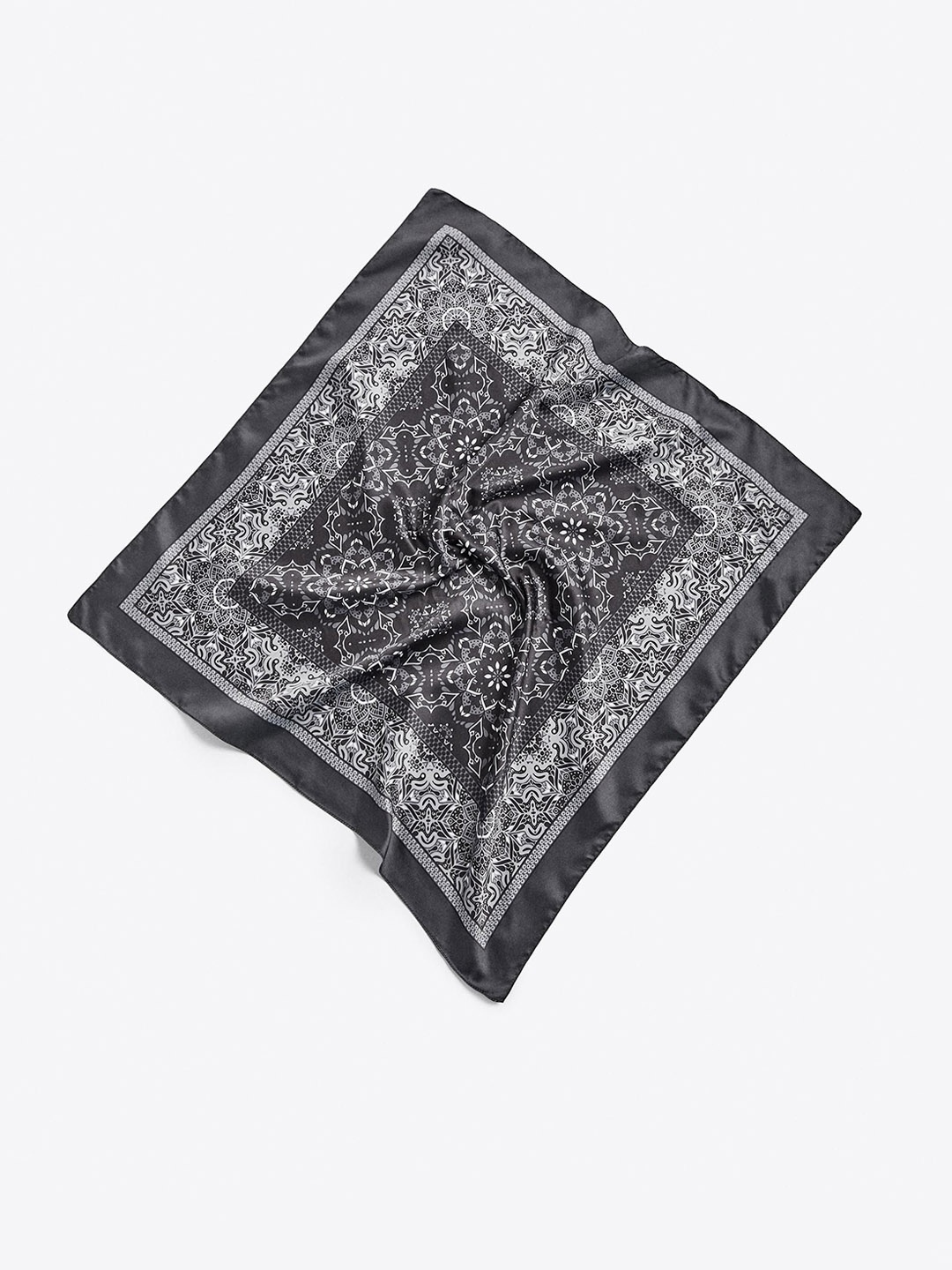 

ZARA Men Black Shawl