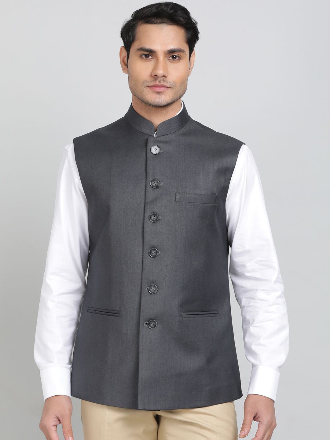 

Greenfibre Men Solid Nehru Jacket, Grey