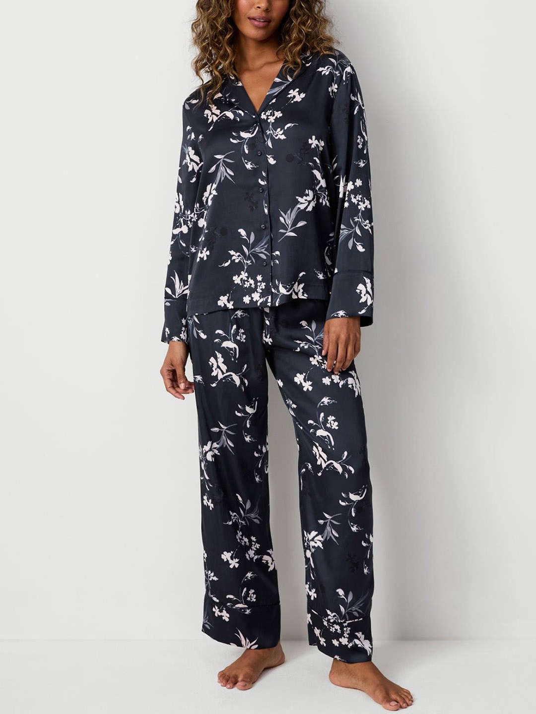 

Marks & Spencer Women Floral Printed Shirt Collar Night Suit, Navy blue