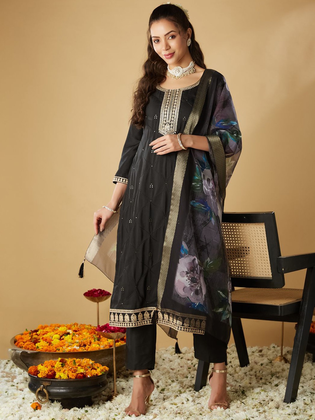 

MOKOSH Ethnic Motifs Embroidered Sequinned Straight Kurta With Trousers & Dupatta, Black