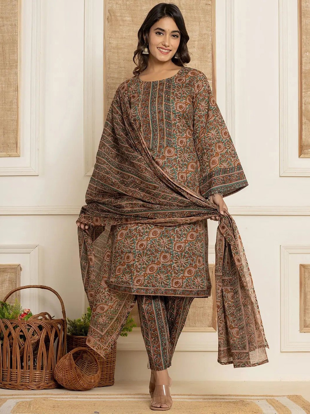 

NAINVISH Floral Printed Bell Sleeves Straight Kurta With Trousers And Dupatta, Brown
