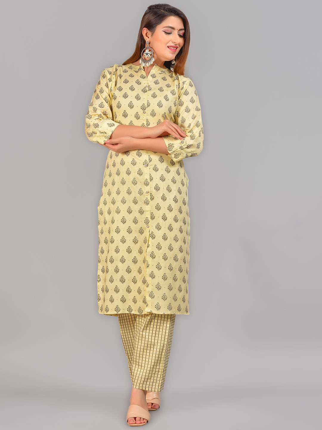 

Smartyhub Floral Printed Mandarin Collar Straight Kurta With Palazzo, Yellow