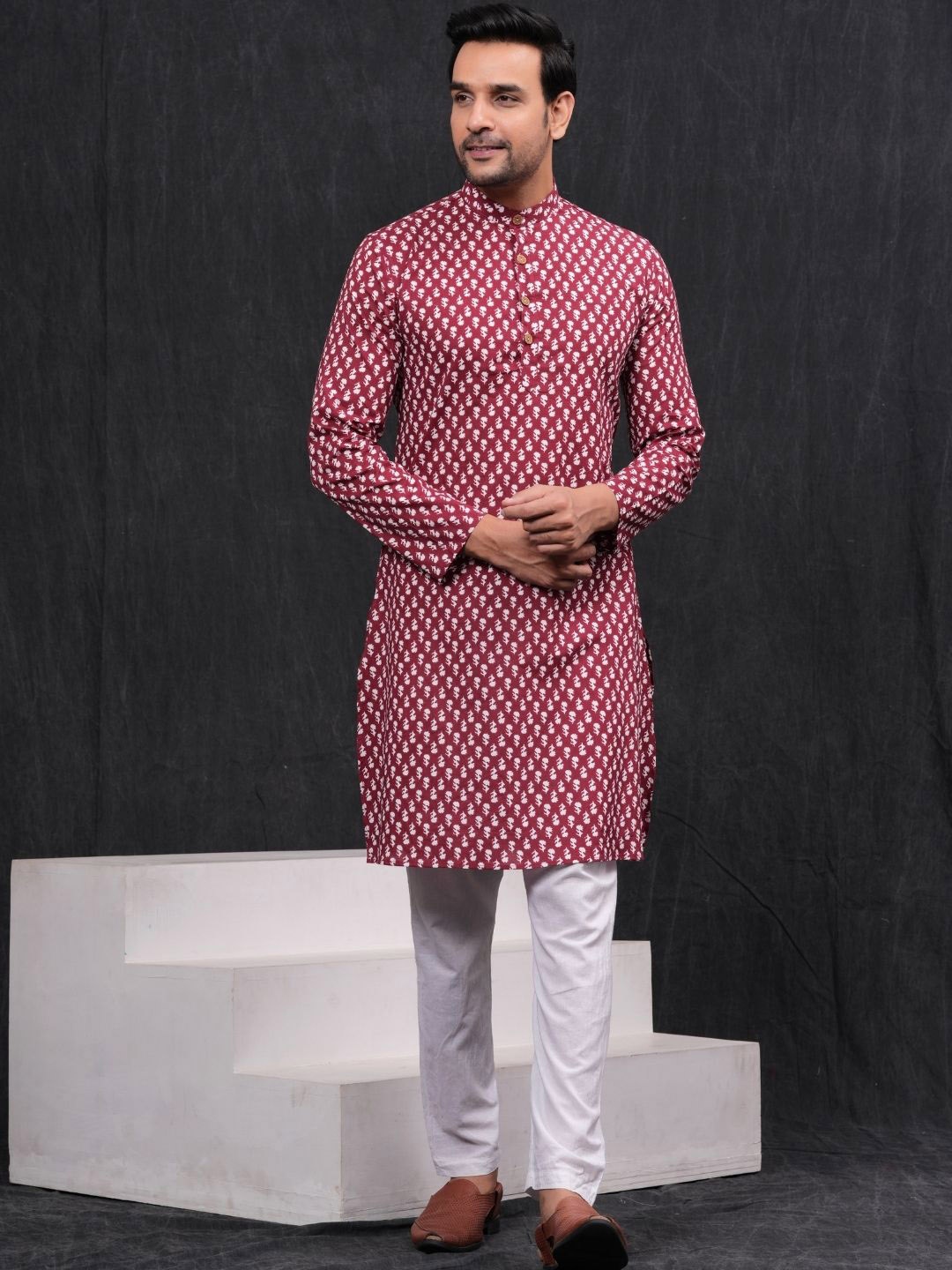 

Hues Fab Floral Printed Mandarin Collar Pure Cotton Kurta with Pyjama, Maroon
