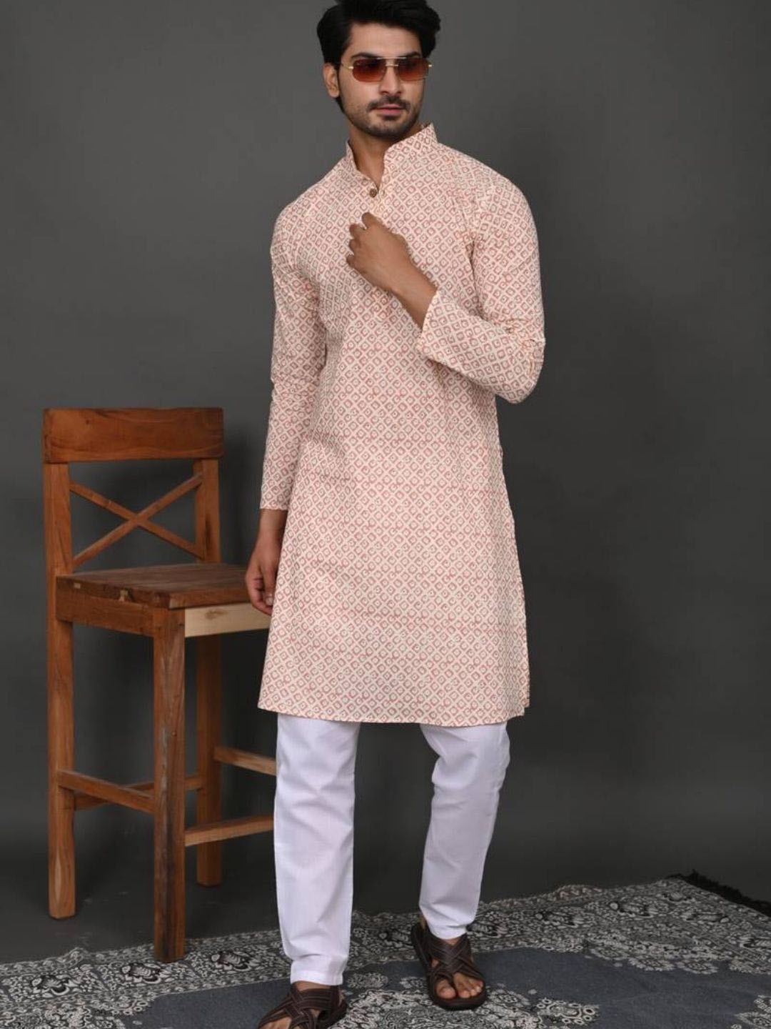 

Hues Fab Geometric Printed Mandarin Collar Pure Cotton Kurta with Pyjama, Pink