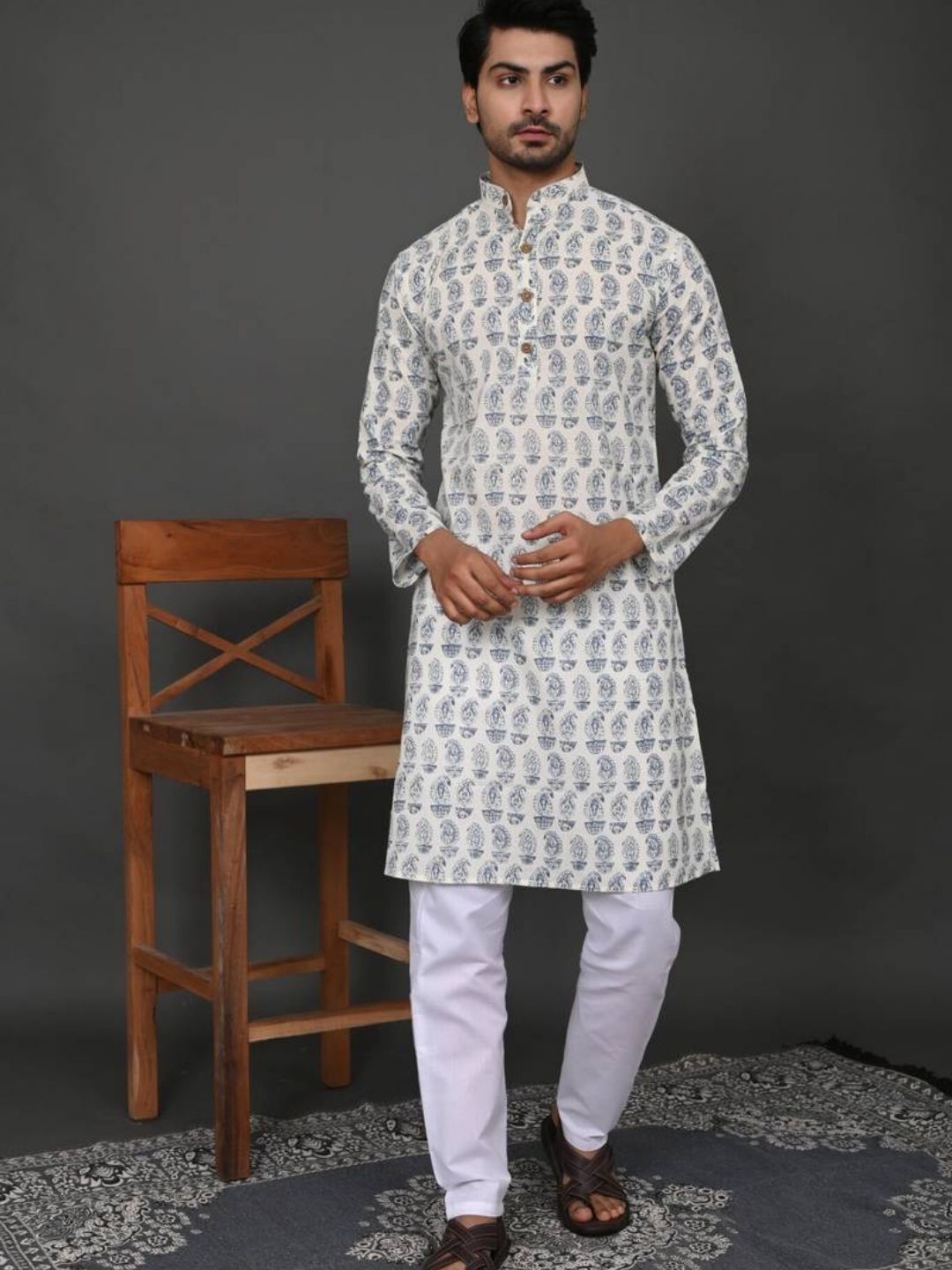 

Hues Fab Paisley Printed Mandarin Collar Pure Cotton Kurta with Pyjama, White