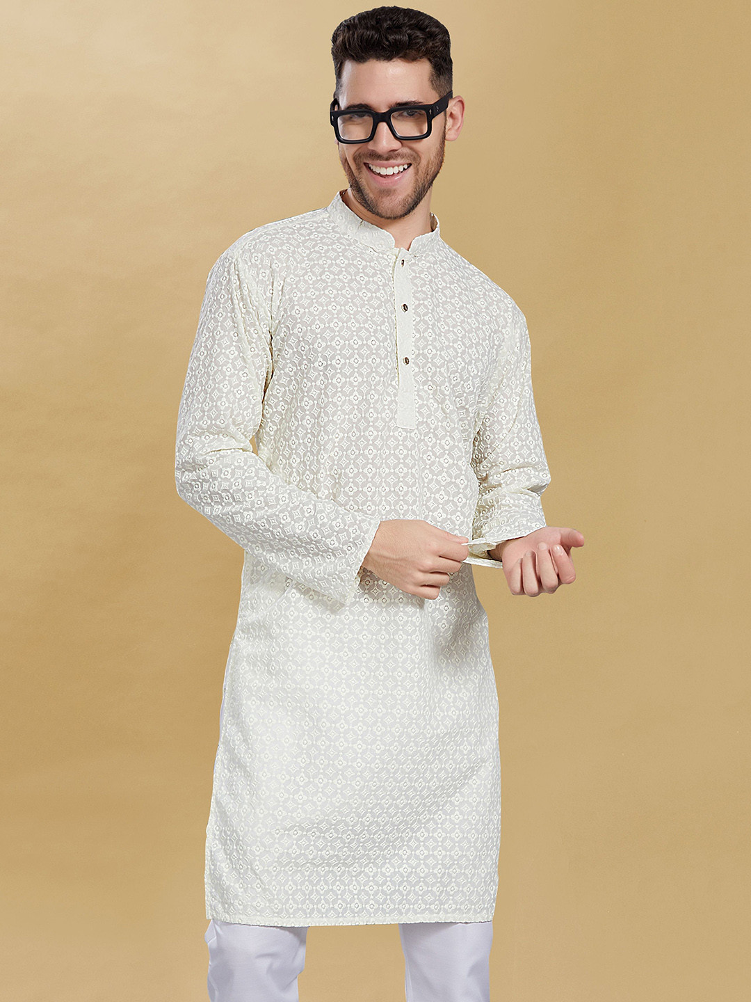 

DIVISIVE Geometric Embroidered Mandarin Collar Slim Fit Straight Kurta, Cream