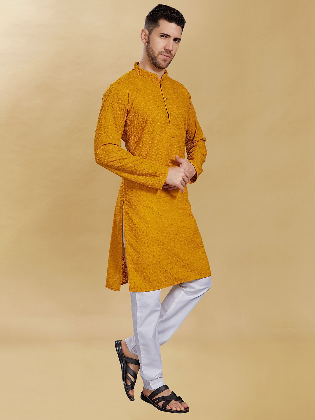 

DIVISIVE Embroidered Mandarin Collar Slim Fit Straight Kurta, Yellow