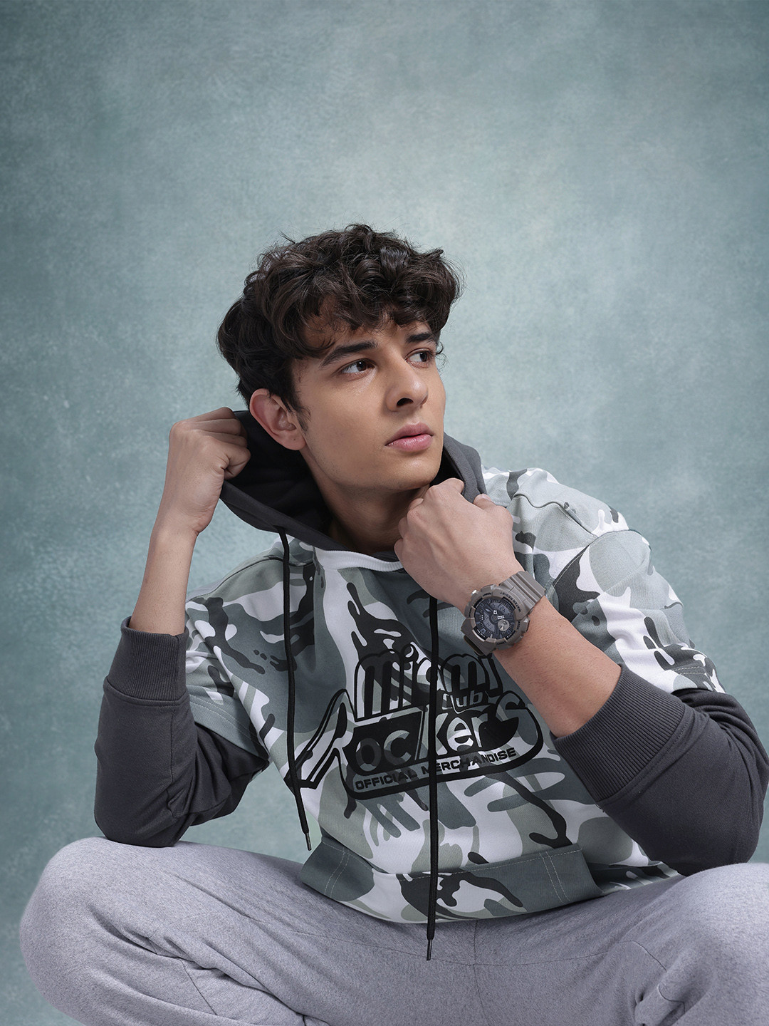 

The Roadster Lifestyle Co. Printed Hooded Pure Cotton Sweatshirt with Typography Detail, Grey