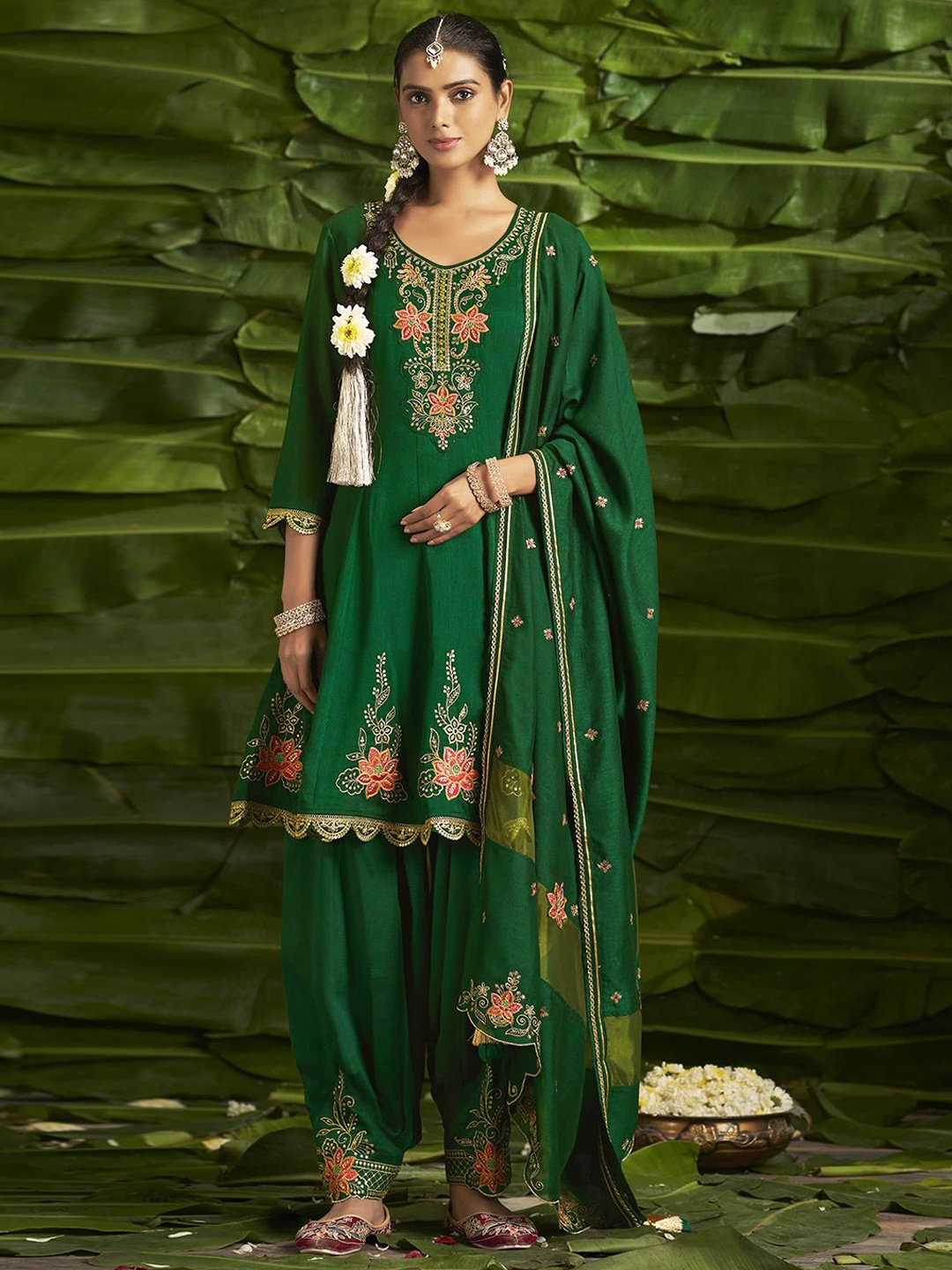 

Kvsfab Floral Embroidered Sequinned Anarkali Kurta With Salwar And Dupatta, Green