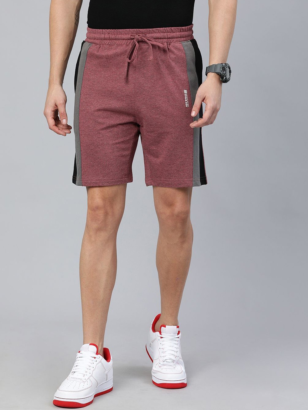 

The Indian Garage Co Men Slim Fit Sports Shorts, Burgundy