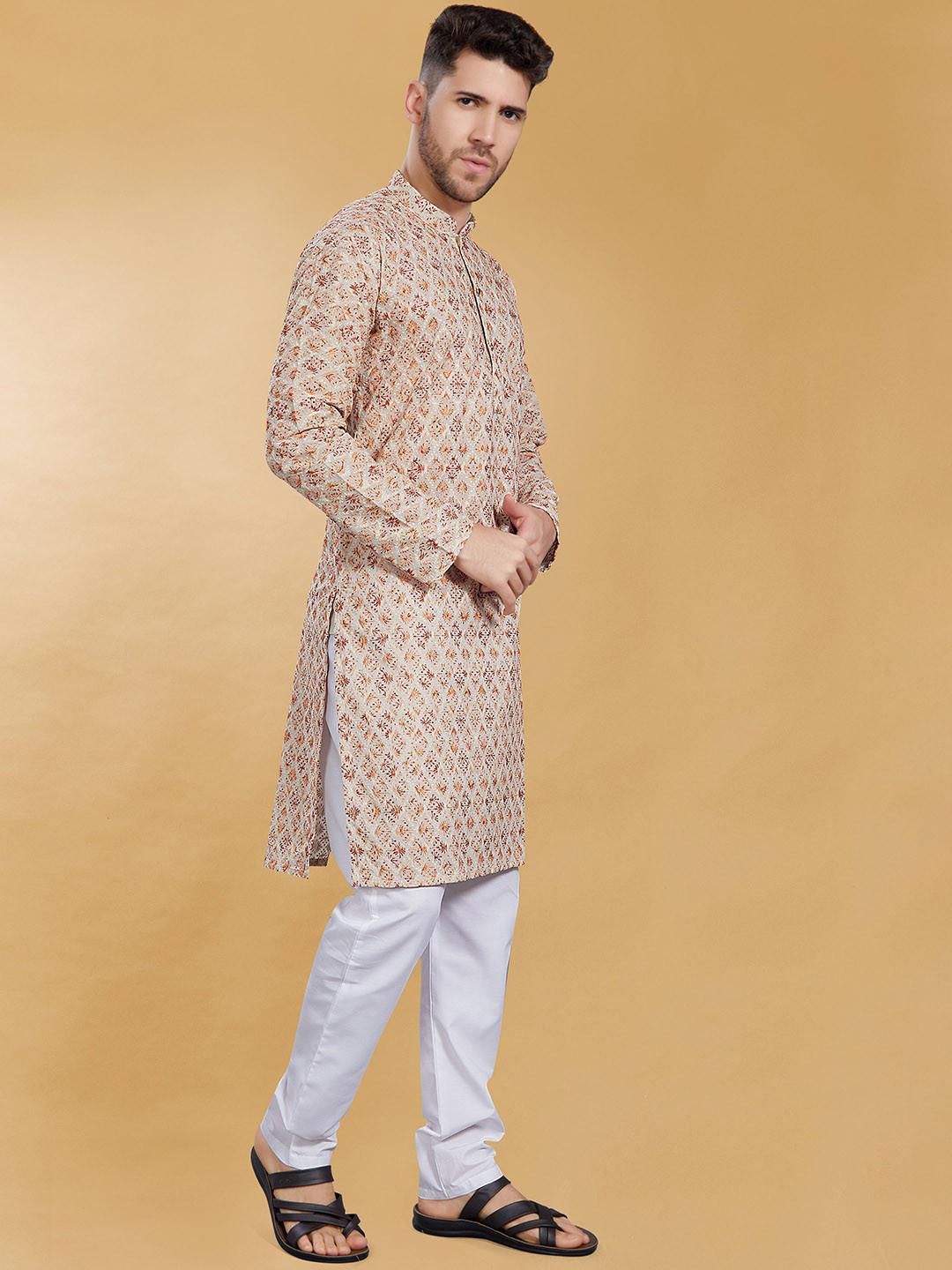 

DIVISIVE Geometric Embroidered Mandarin Collar Slim Fit Straight Kurta, Off white
