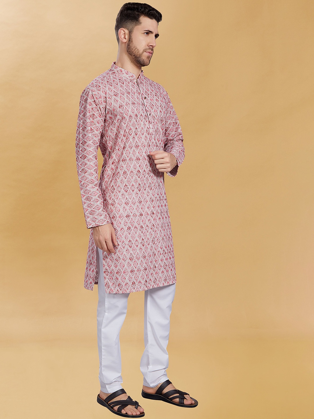 

DIVISIVE Geometric Embroidered Mandarin Collar Slim Fit Straight Kurta, Beige