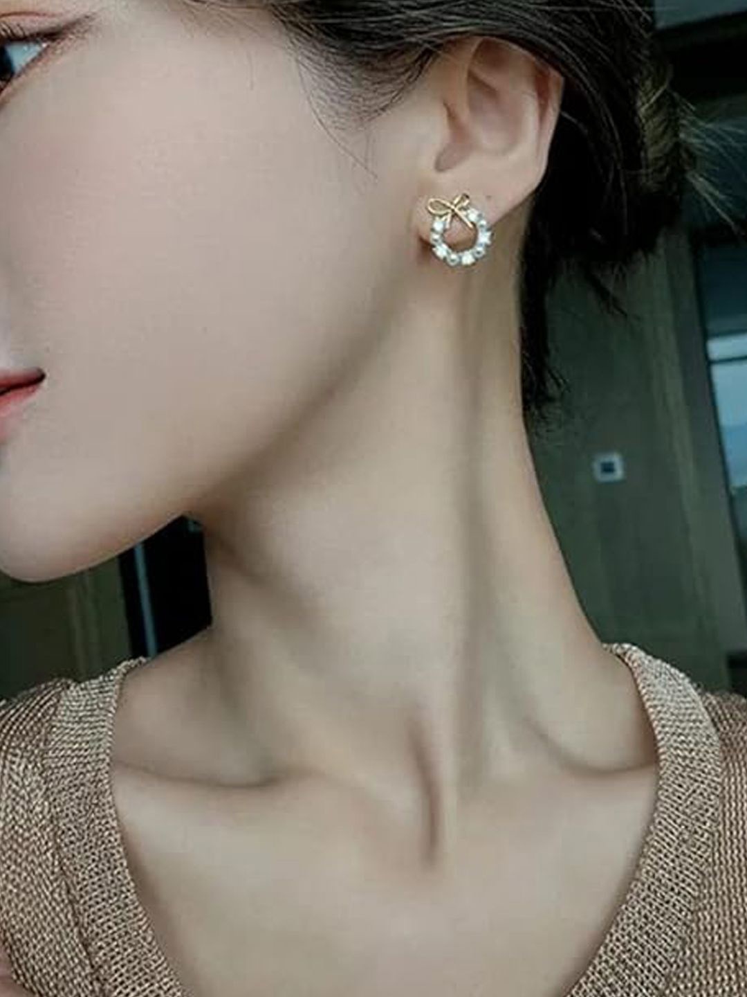 

BEYTER Stainless Steel Gold-Plated Stone Studded Contemporary Studs
