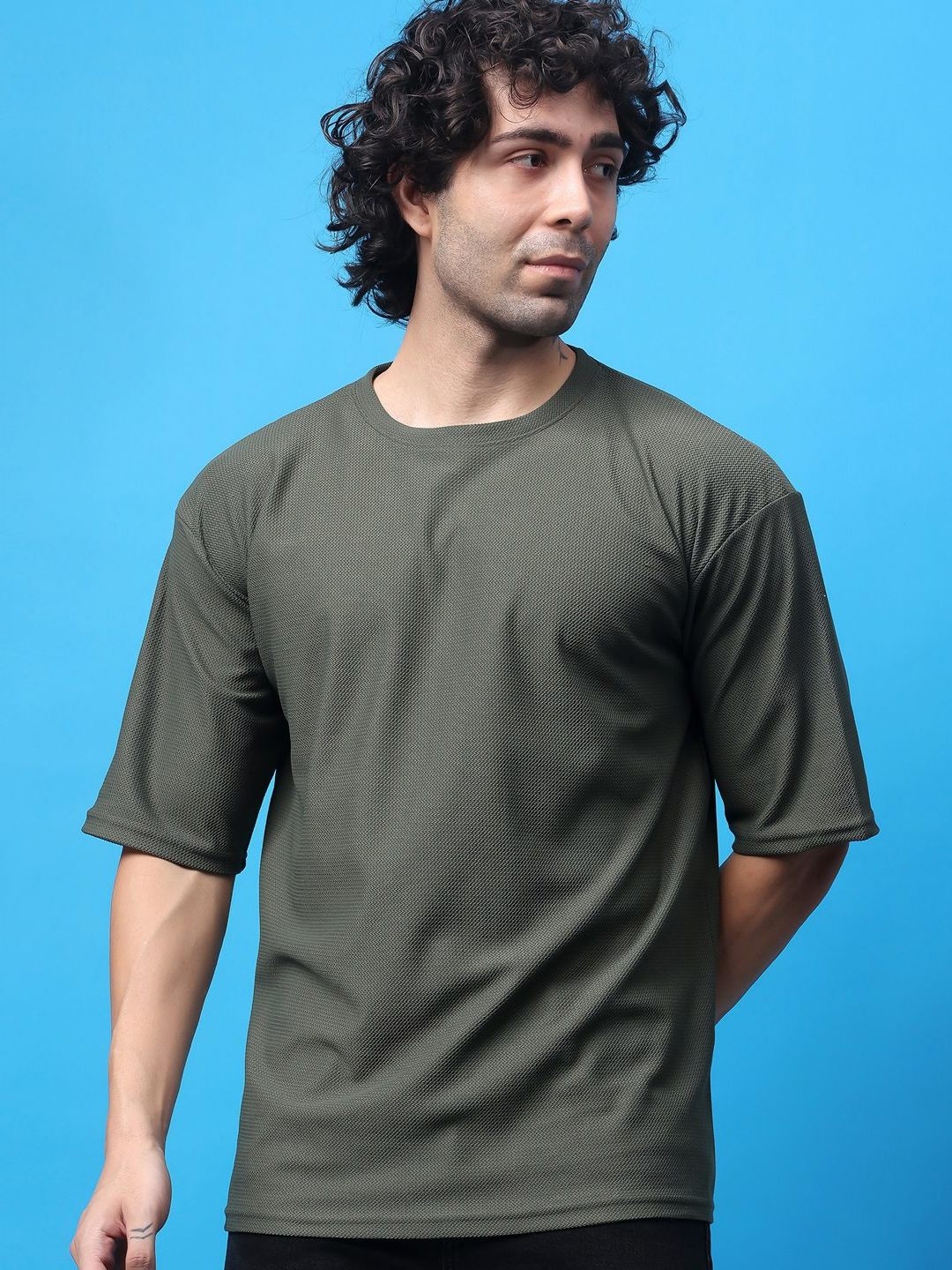 

madfrog Men Solid Round Neck Relaxed Fit T-shirt, Olive