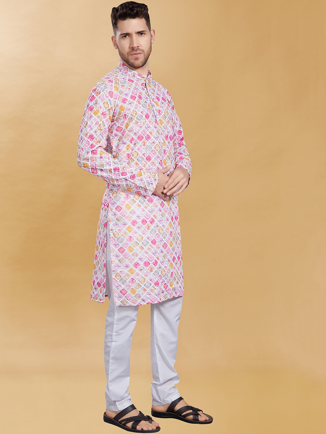 

DIVISIVE Geometric Embroidered Mandarin Collar Slim Fit Straight Kurta, White