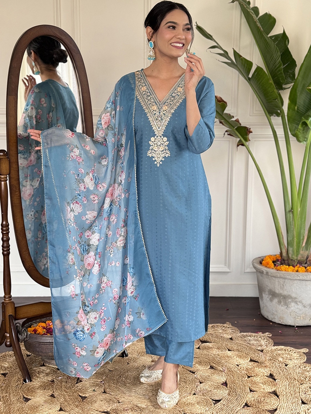 

ZIBLON Floral Embroidered Zari Straight Kurta With Trouser & Dupatta, Blue