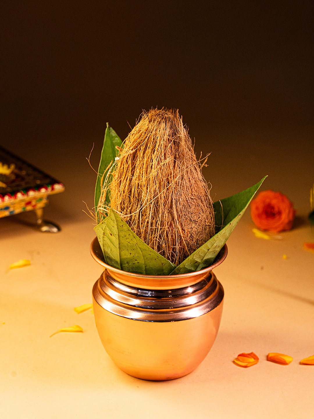 

TRUSTBASKET Gold-Toned Brass Kalash