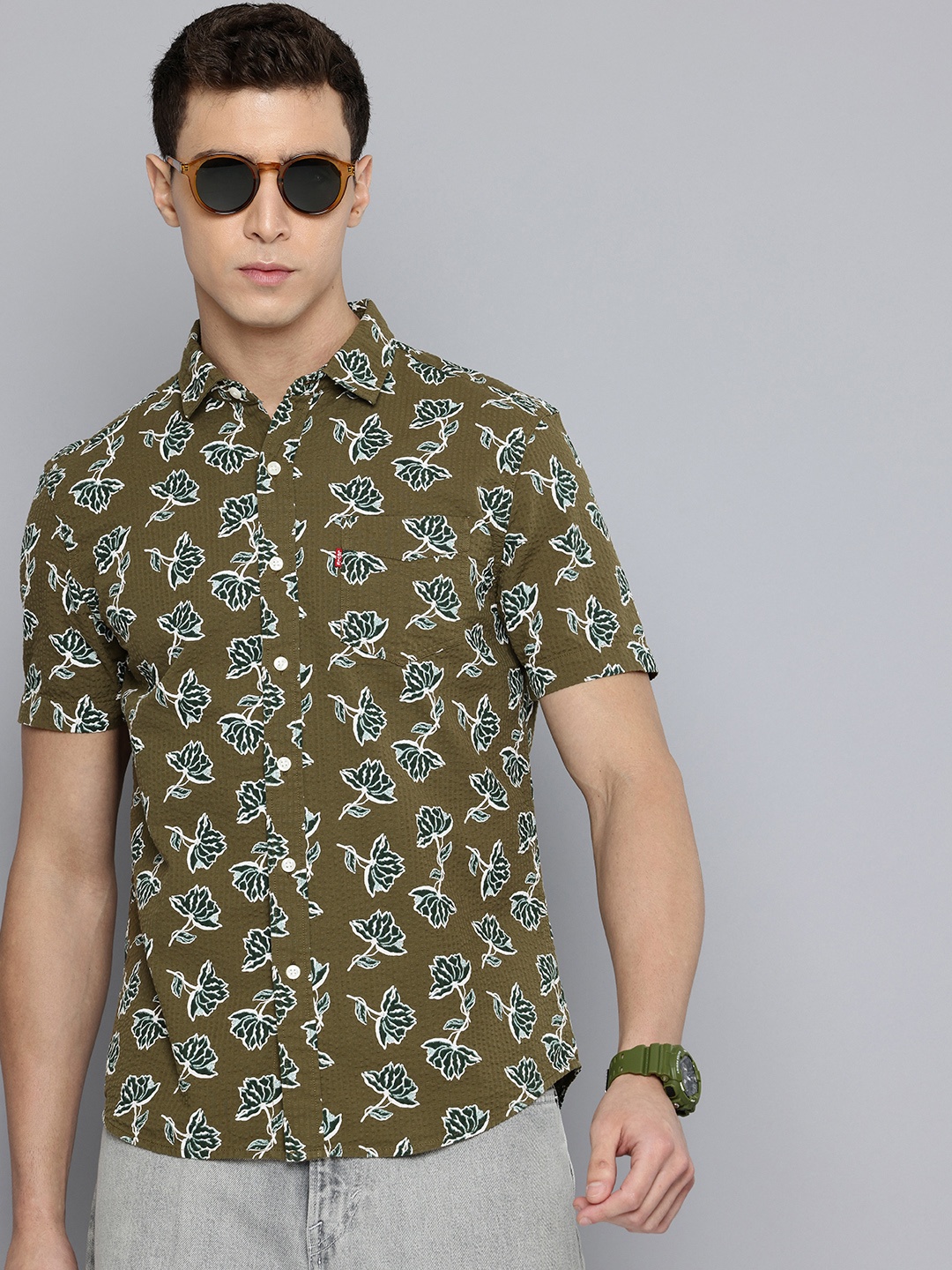 

Levis Slim Fit Floral Printed Pure Cotton Casual Shirt, Olive