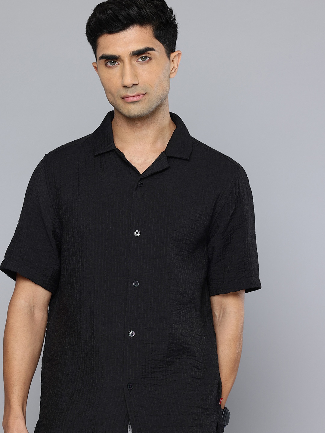 

Levis Relaxed Fit Opaque Self Design Textured Casual Shirt, Black