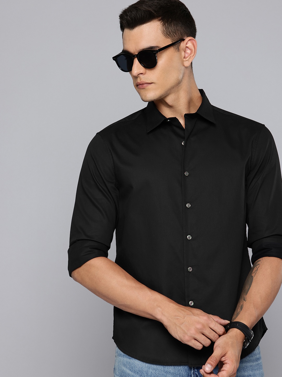 

Levis Slim Fit Pure Cotton Casual Shirt, Black