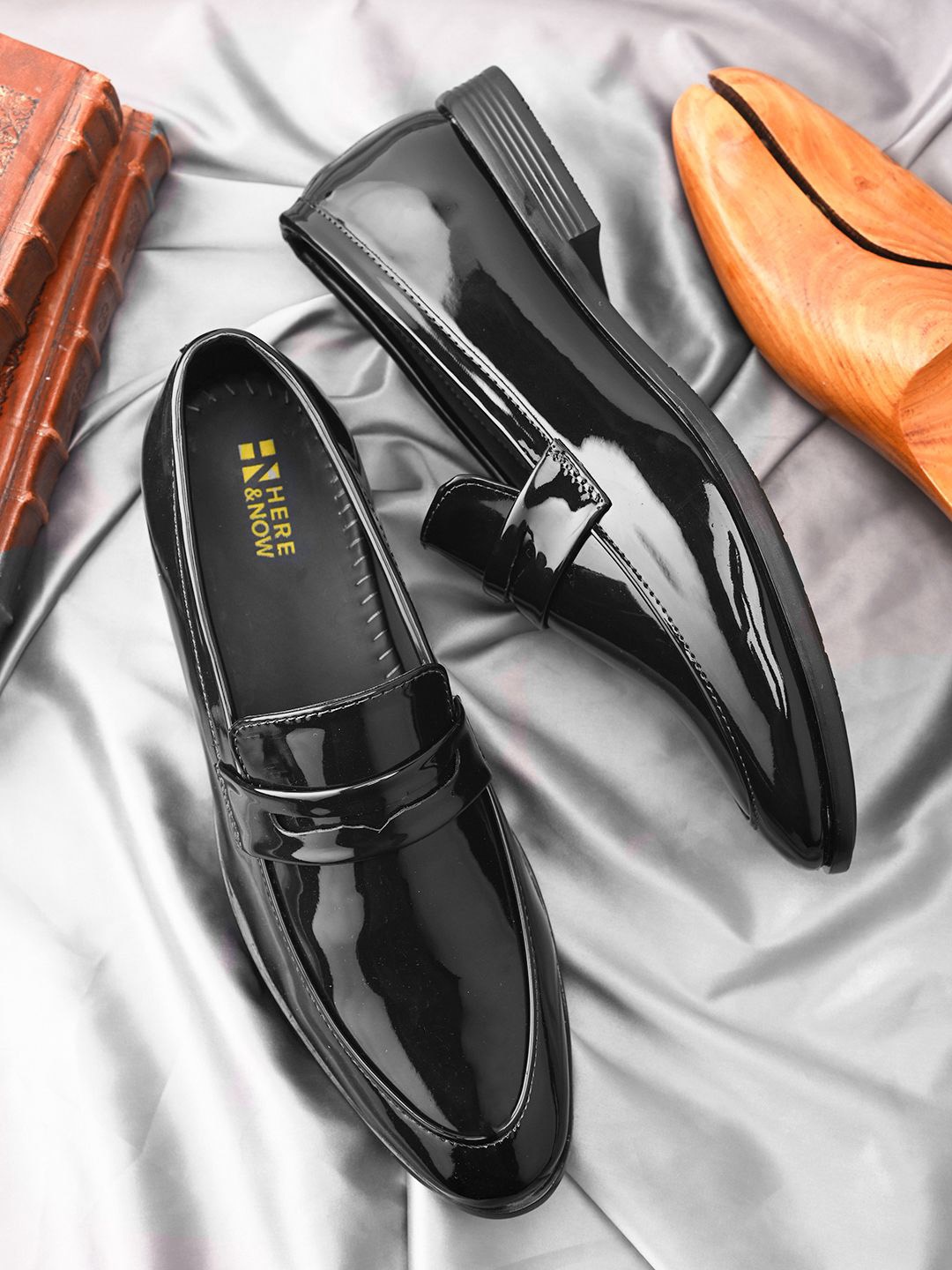 

HERE&NOW Men Formal Slip On Shoes, Black