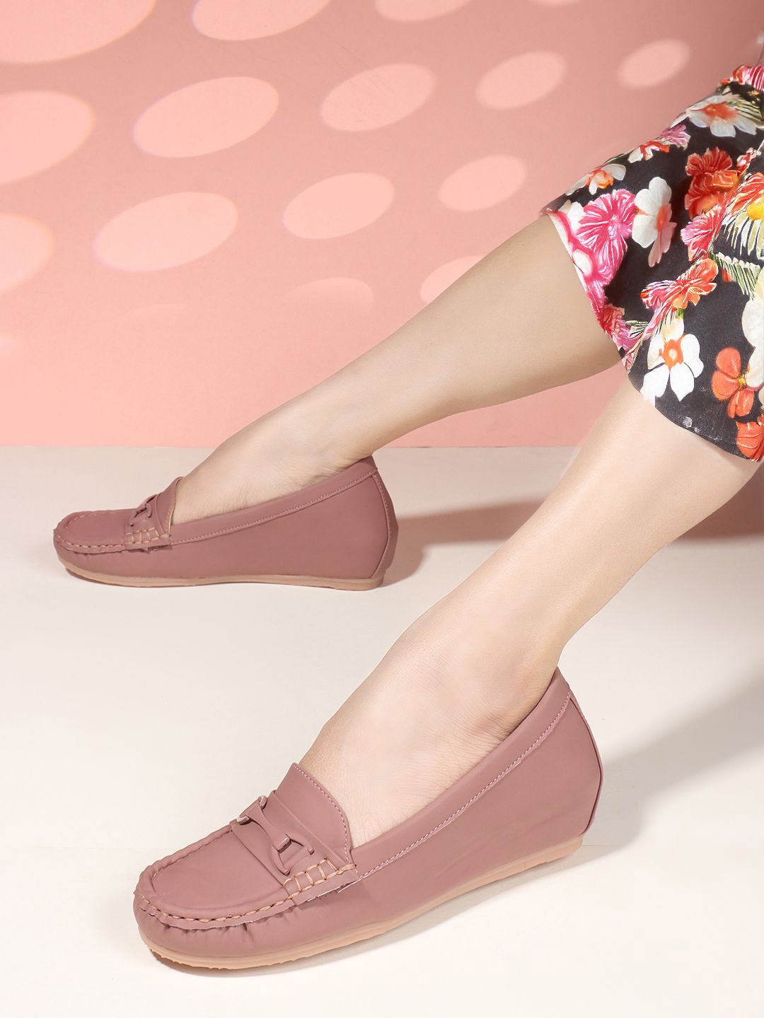 

Carlton London Women Solid Loafers, Pink